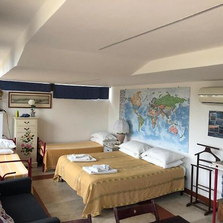 圣塔马利奈拉Camilla House住宿加早餐旅馆 外观 照片
