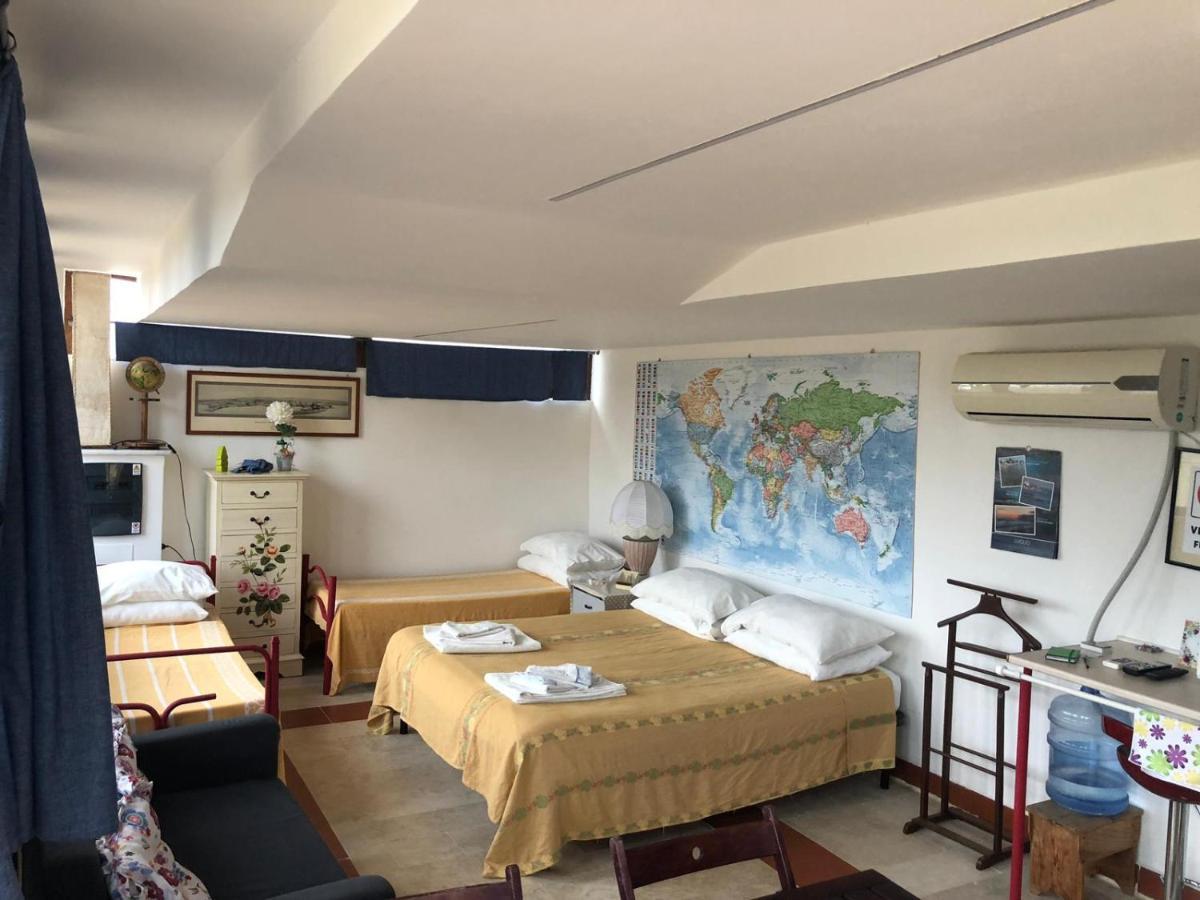 圣塔马利奈拉Camilla House住宿加早餐旅馆 外观 照片